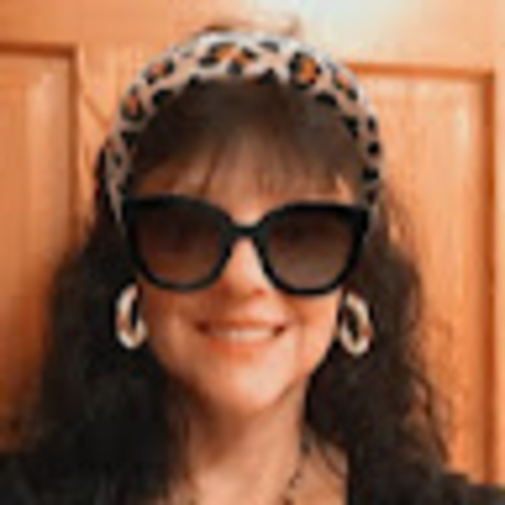 Meet your Posher, Lori